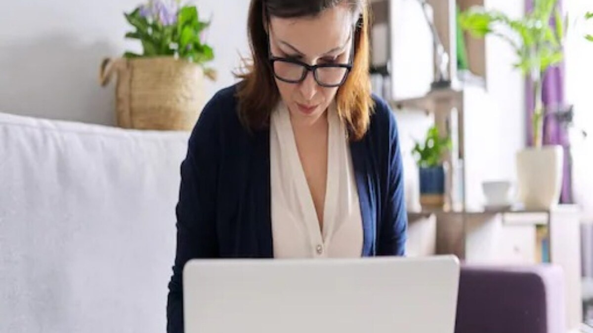 New Research Shows Camera Causes Fatigue During Virtual Meetings