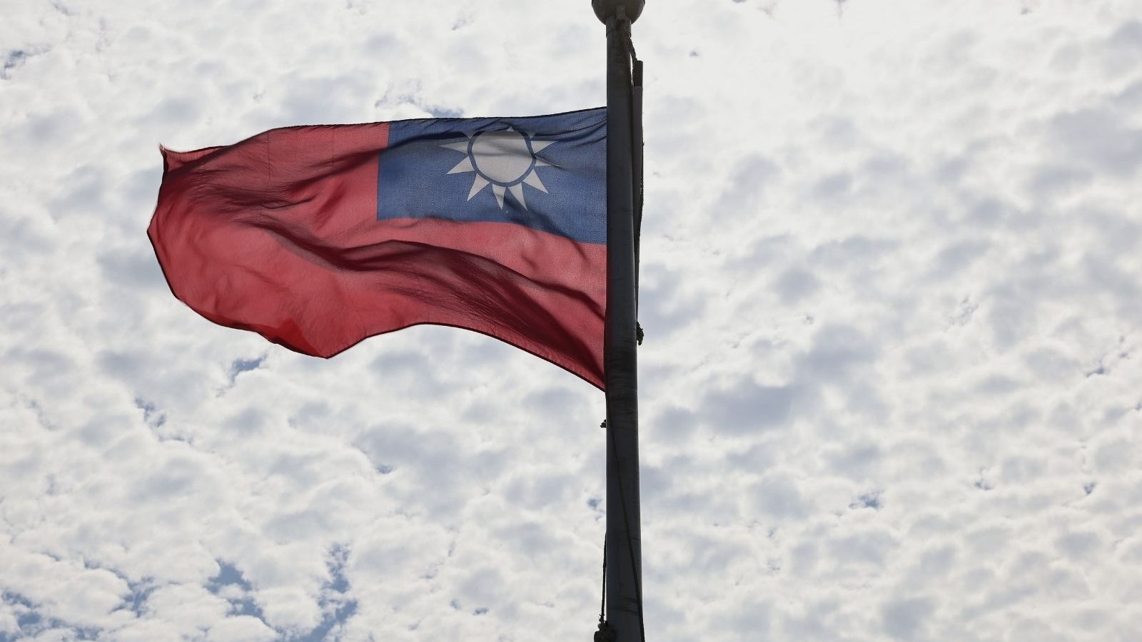 Taiwan Proposes Tightening Law to Prevent China Stealing Technology