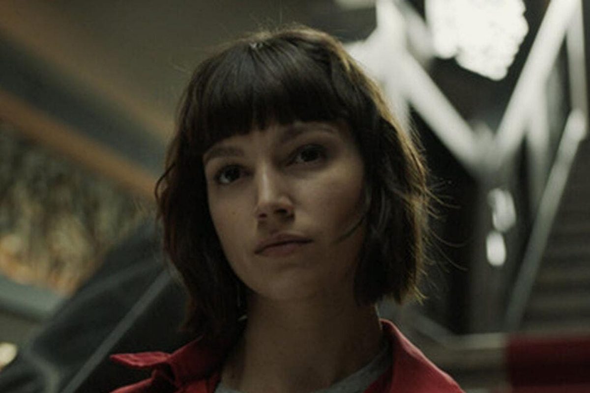 Урсула Корберо в сериале бумажный дом