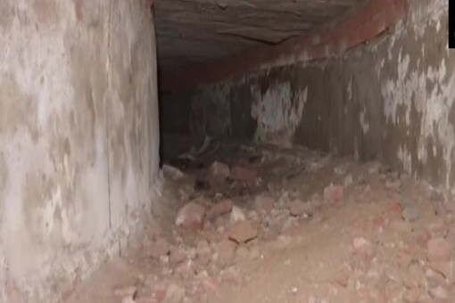 ANI tweeted a picture of the tunnel connecting the Red Fort and the Delhi Assembly. 