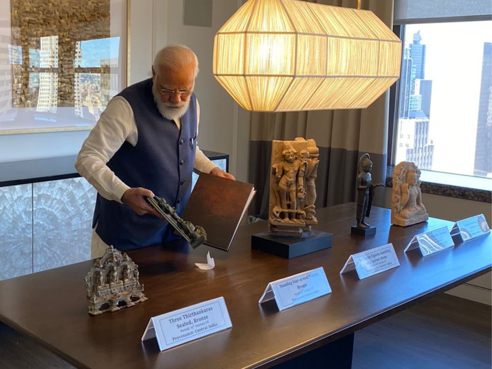 PM Modi to bring back 157 antiquities handed over by US 2 Modi US Visit LIVE Updates: PM Leaves for Home After 'Landmark' Visit, to Bring Back 157 Antiquities Handed Over by America