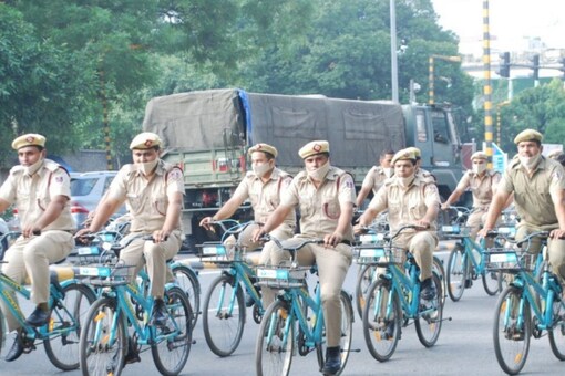 Delhi Fire Service director Atul Garg led nearly 150 fire department officials and fire fighters cycle to Gol Dak Khana from their headquarters in Connaught Place, New Delhi. 