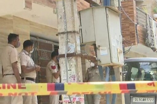 Visuals from outside the flat in Delhi where the body of Trilochan Singh Wazir was found (ANI)