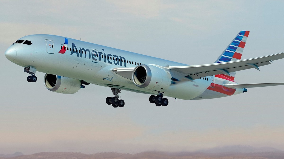 American Airlines Cancels Over 1200 Flights Due to Staff Shortage and Bad Weather