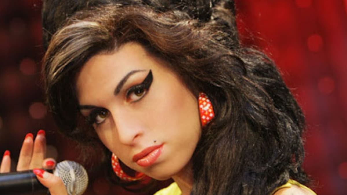 Grammy Winner Amy Winehouse's Personal Items Up For Auction, Could