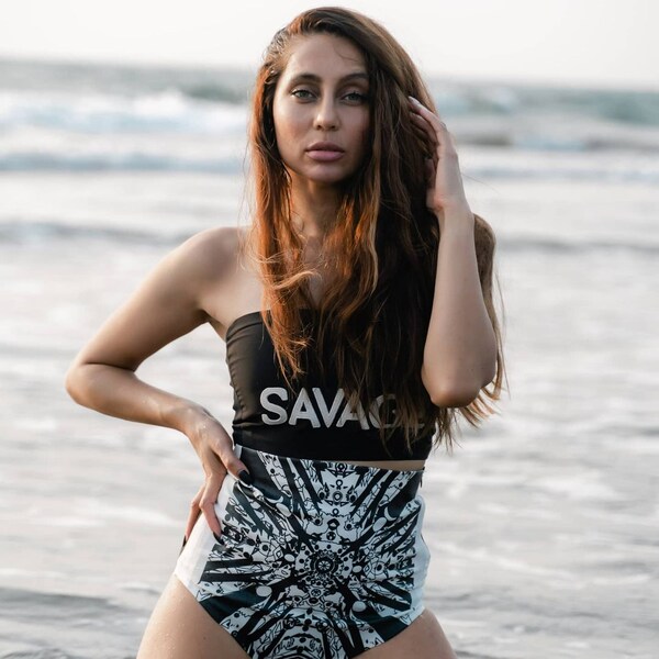 Anusha Dandekar Raises Temperature With Her Sexy Bikini-clad Pictures,  Check Out The Diva's Hot Photos - News18