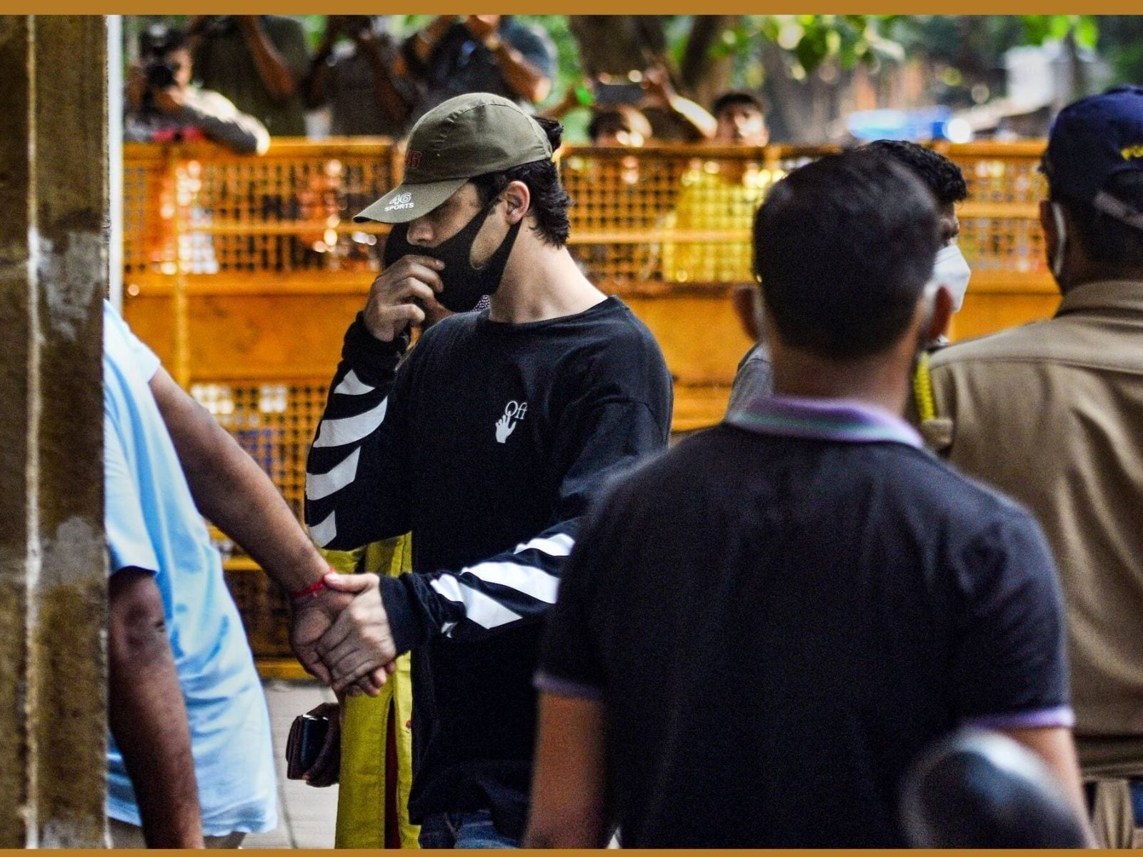 SRK&#39;s Son Aryan Khan May Get Relief from NCB Tomorrow, Bail May Follow Soon After