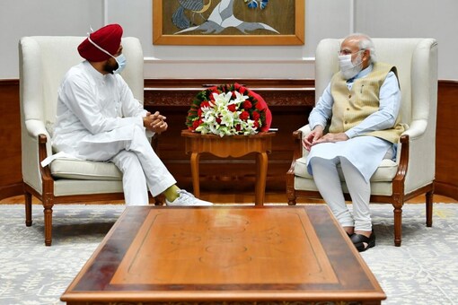 Chanranjit SIngh Channi with PM Modi. (Twitter)