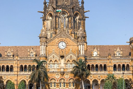 The theme inside the restaurant has been said to be depiction of Mumbai's landmarks along with the rail-theme. (Image: Shutterstock)