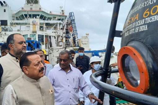 Union minister Jitendra Singh inspects the deep sea vehicle Matsya 6000 on the research vessel Sagar Nidhi, a part of India's first manned ocean mission Samudrayan. (Image: @Jitendra Singh/Twitter)