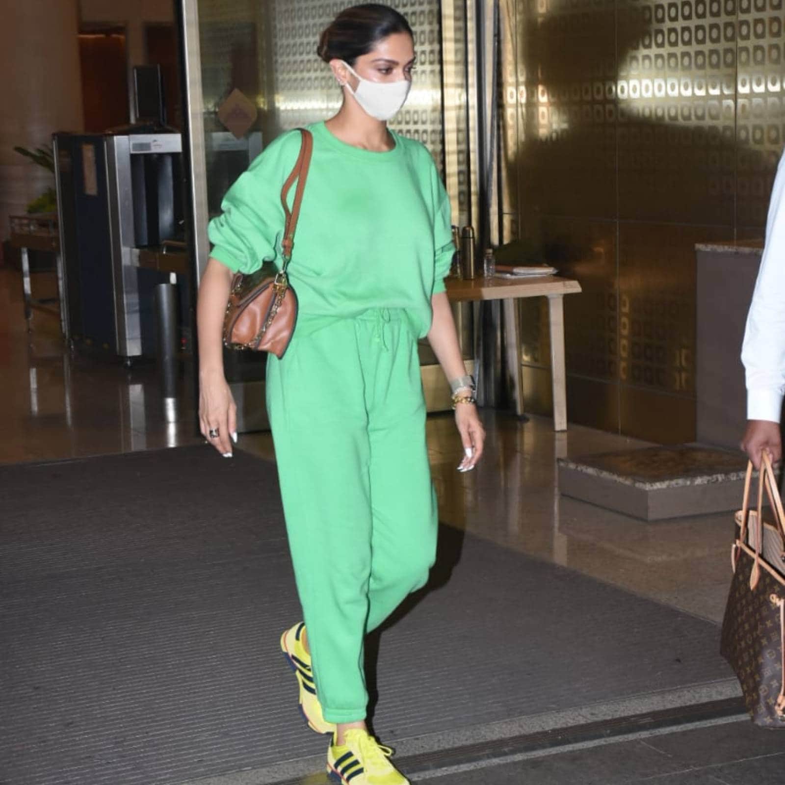 Deepika Padukone Looks Stylish In Green Co-ord Set, See The Diva Acing  Monotone Dressing