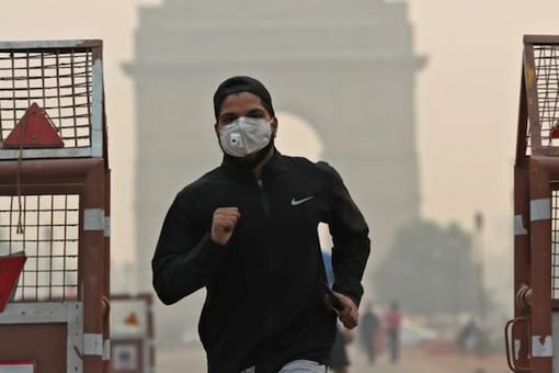 Extreme pollution levels are not only toxic for the health, but it can also cause respiratory issues (File photo: PTI)