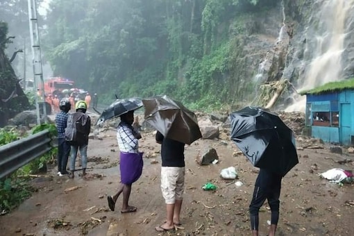 Heavy rains have lashed Kerala, causing landslides, waterlogging. (Image of landslide from Pullupara: News18)