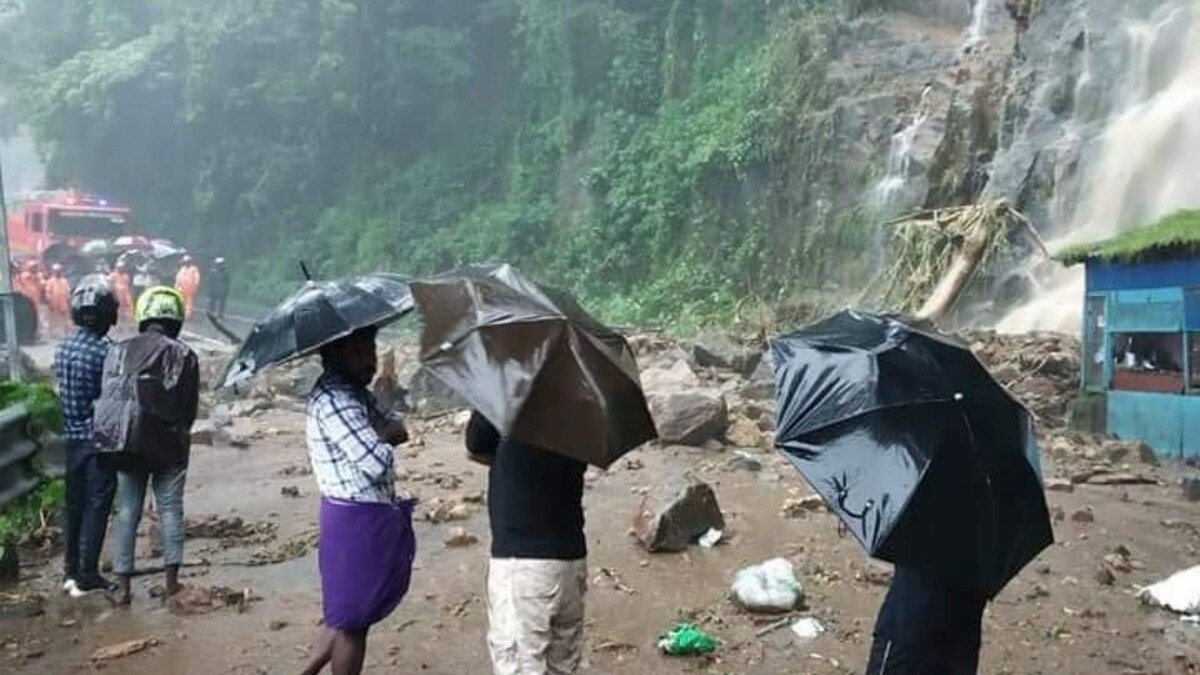 Heavy Rains Lash Parts of Kerala; IMD Issues Red Alert for These Three Districts