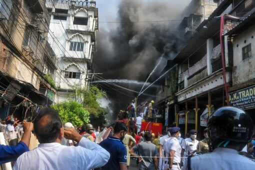 Kolkata: A major fire broke out at a four storey building with plastic godown ,in Kolkata,Monday,Oct. 4, 2021. (PTI Photo)