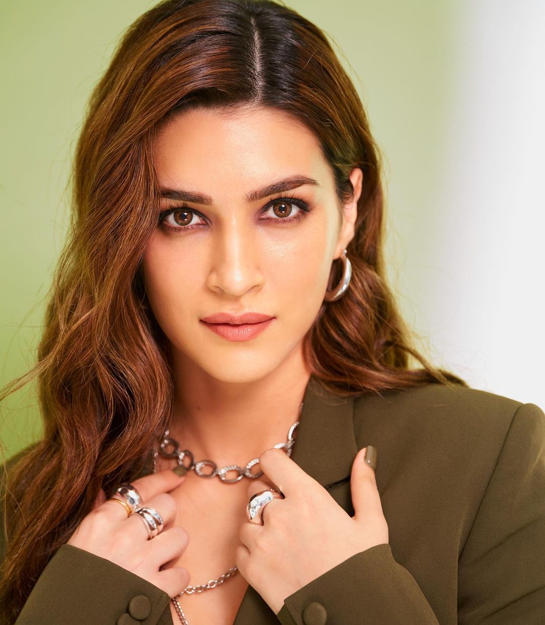 Kriti Sanon Is The Definition Of Business Chic In Her Green Blazer Dress See Her Sexy Pictures