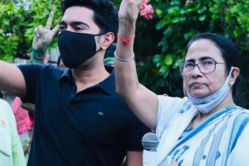 It all started with a section of senior leaders openly criticising national general secretary Abhishek Banerjee. (File pic/News18)