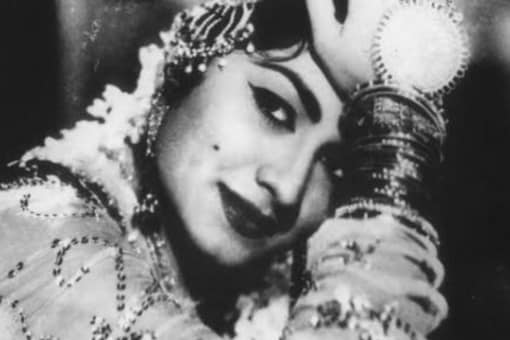 Minoo Mumtaz started off as a dancer and featured in many films during the 1950s and 1960s. 