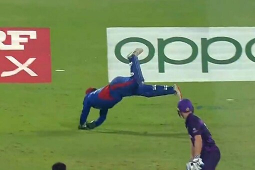 Mohammad Shahzad took a stunning catch (Video Grab)