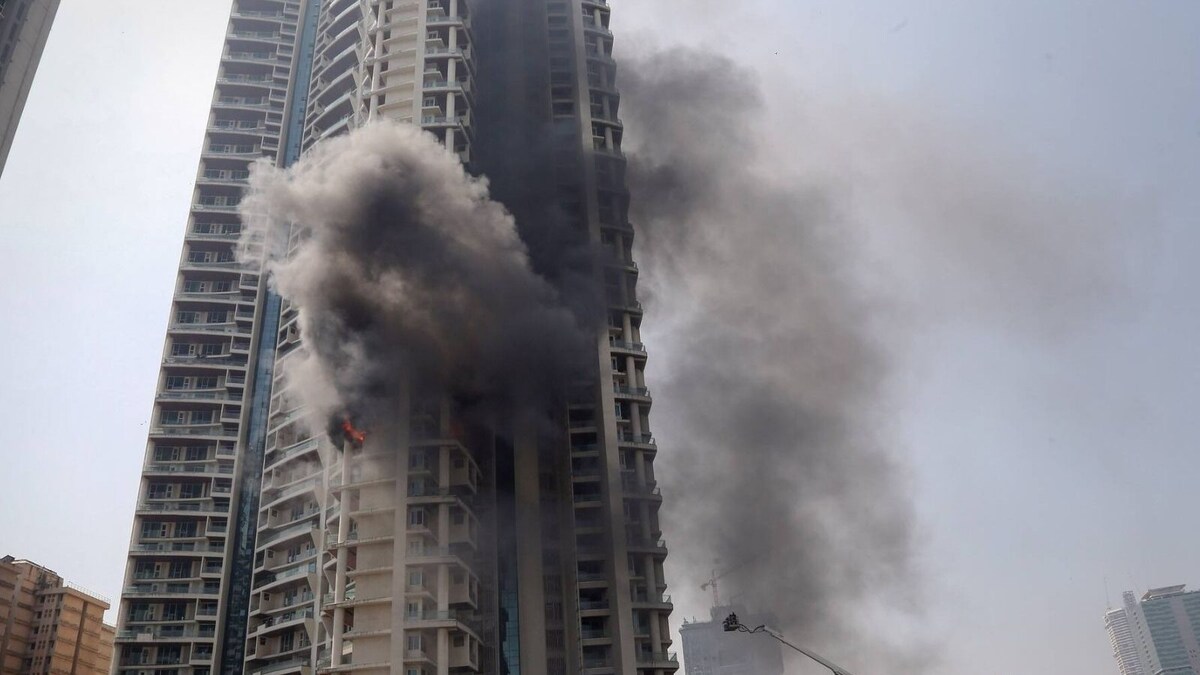 Mumbai Fire: Blaze in Avighna Park Tower Kills 1; Mayor Says Man Could Have Survived Fall