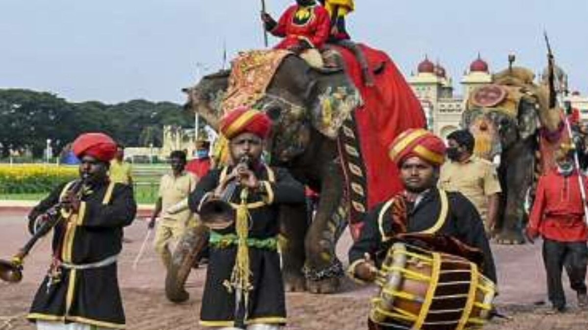 Mysuru Dasara Festival: Govt Mandates Negative RT PCR Report, At Least One Vaccine Dose For Artists, Officials