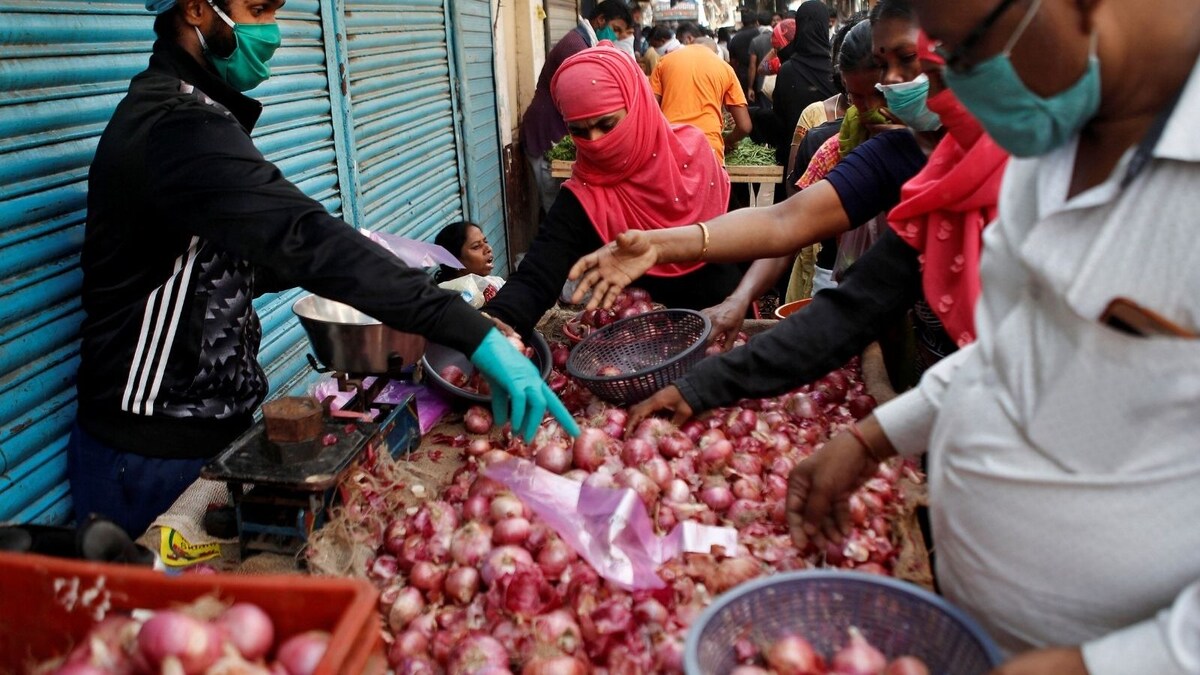 Onion Prices Being Stabilised with Buffer Stock Release; Efforts on to Soften Tomato, Potato Rates: Centre