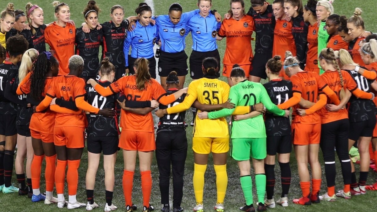 NWSL Players Halt Play in 'Solidarity' Moment After Sexual Misconduct Scandal