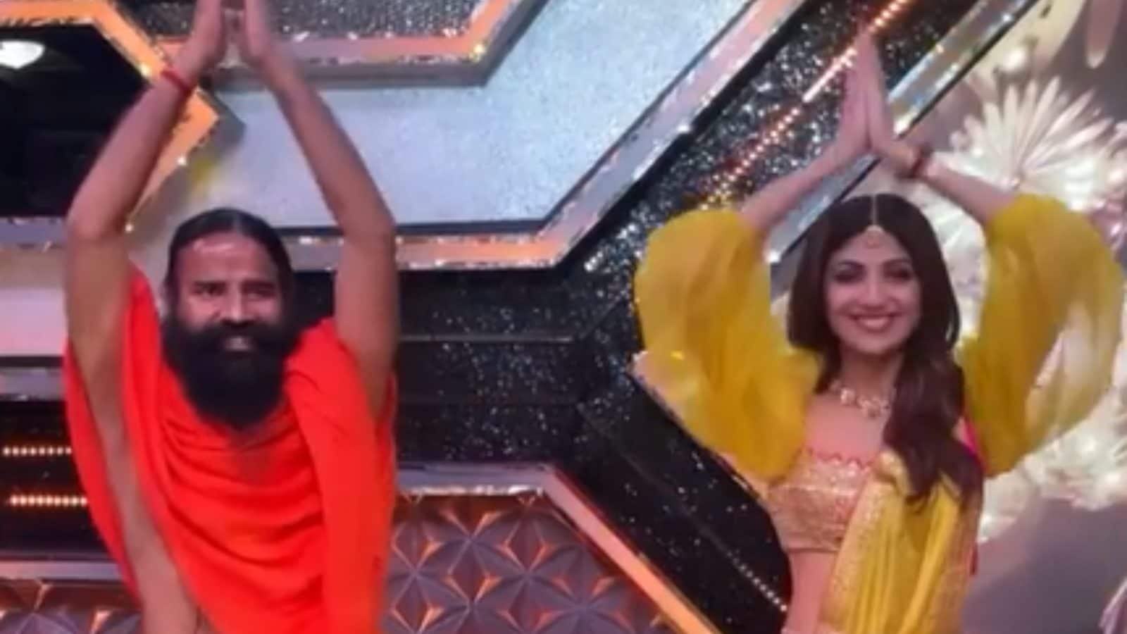 Shilpa Shetty Flashes Sunny Smile As She Strikes Yoga Pose With Baba Ramdev  on Super Dancer 4 Sets