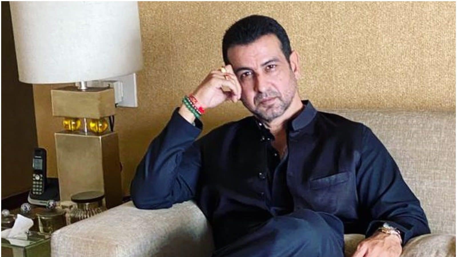 Ronit Roy as Kd Pathak in Adaalat 2 Episode 2  Phone wallpaper for men  Actors Sony tv