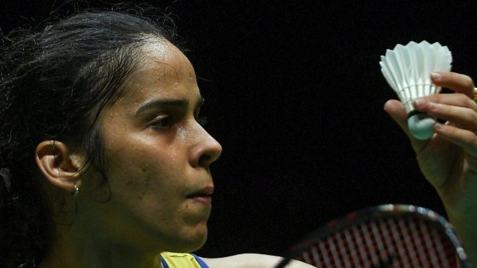 Saina Nehwal po traumos pasitraukia, tačiau Indijos moterys 3: 2 nugalėjo Ispaniją ir laimėjo