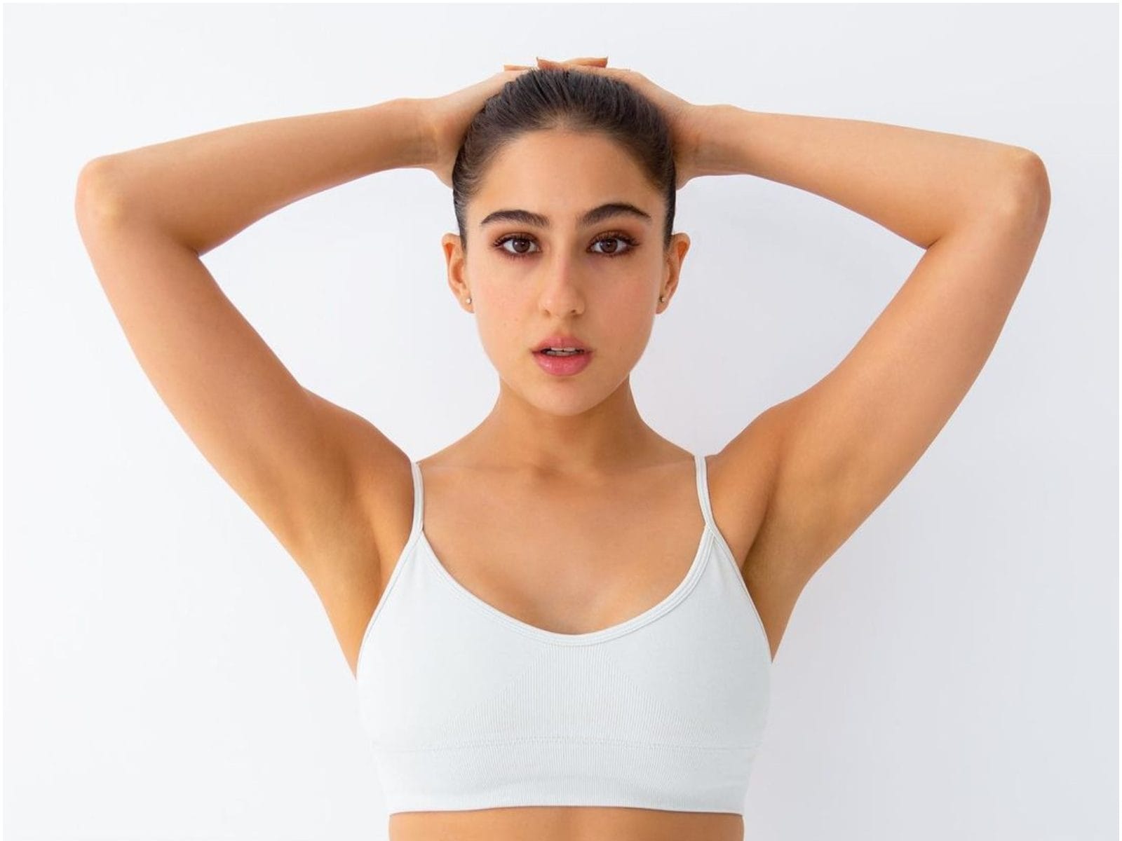 Sara Ali Khan Reveals Secret to Her Toned Legs and Abs as She Does