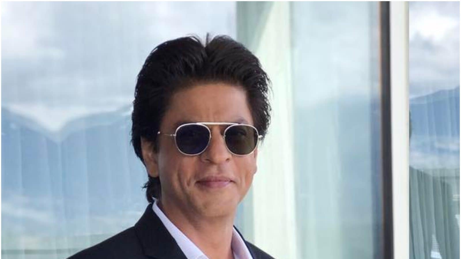 Shah Rukh Khan gifts set of films to fan Paulo Coelho | Bollywood -  Hindustan Times