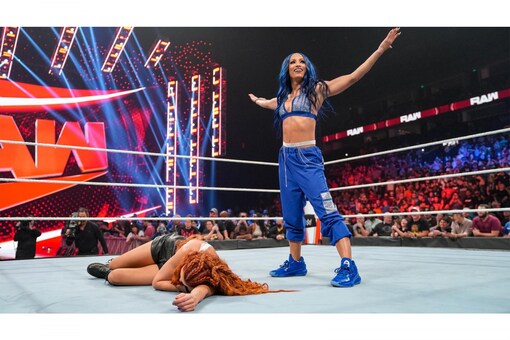Wwe Raw Results Smackdown Champion Becky Lynch Heads To Raw Bianca Belair Defeats Charlotte Flair
