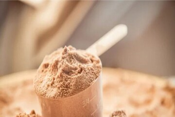 An Expert Answers: Should You Be Dry Scooping Protein Powder?