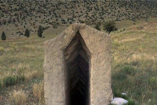 Many users became curious to know the location of the doorway opening into a rock and where it leads to. 