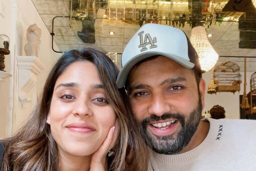 The short clip starts with Rohit standing in front of a mirror to show his fans that he is holding a candy in his hand using his phone’s back camera.  