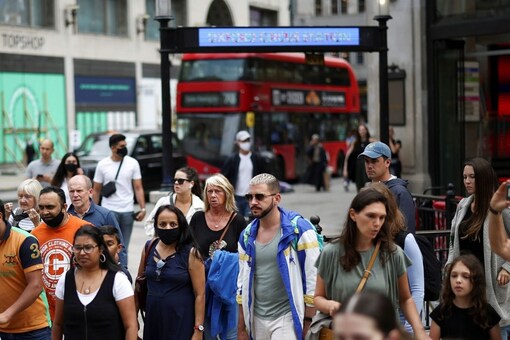 There are hard months to come as winter nears, England's deputy chief medical officer Jonathan Van-Tam said on Wednesday. (File photo: Reuters)