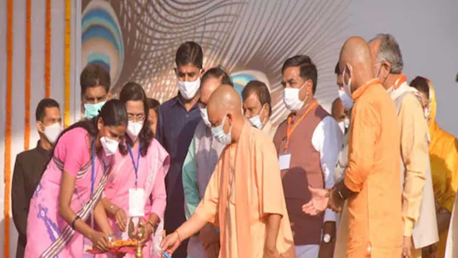 Yogi Adityanath lays Foundation of Medical College in Chandauli, Names ...