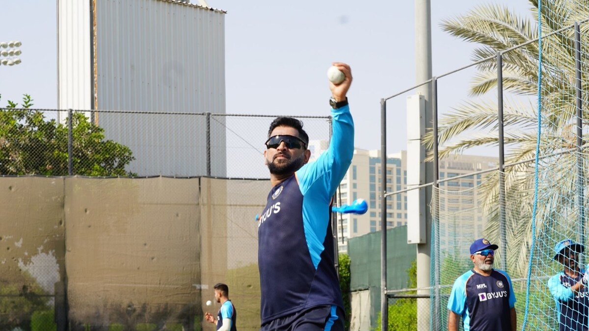 T20 World Cup 2021 Mentor MS Dhoni Turns Throwdown Specialist To Help India Batters Prepare For