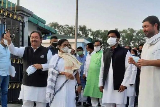 UP Congress leaders Rajesh Pati Tripathi and Lalitesh Pati Tripathi on Oct 25 joined TMC. (Image: ANI)