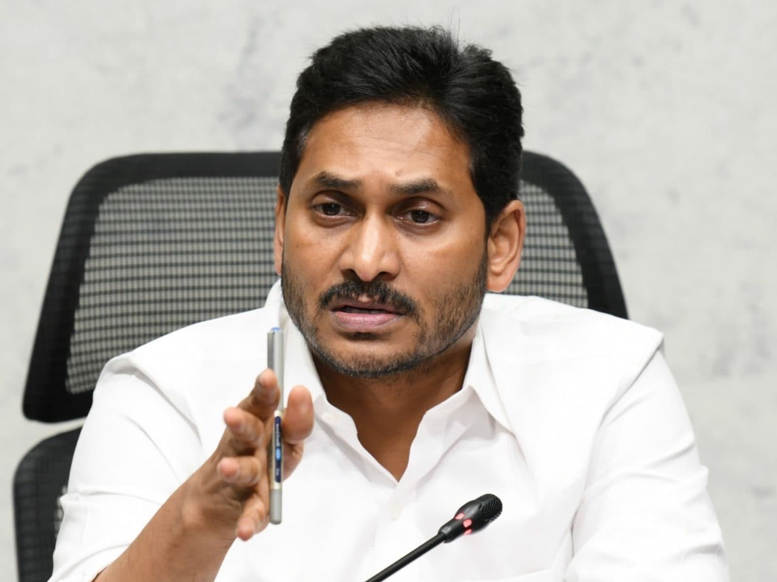 Andhra CM Jagan Reddy Directs Officials to Give Generous Loans to Farmers  at Low Interest Rates