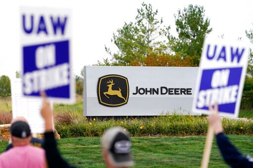 Deere Workers Would Get Immediate 10% Raises Under New Offer