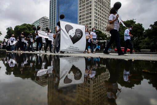 Brazil Weekly COVID-19 Death Toll At Lowest Since April 2020