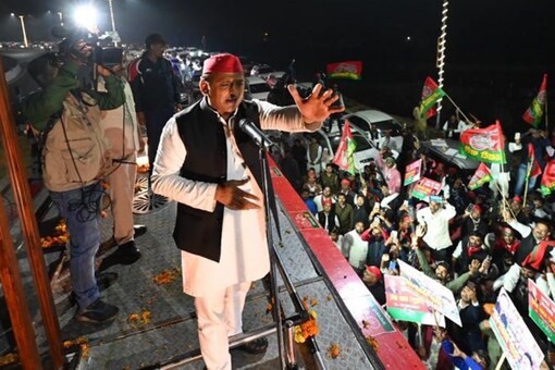 The Rath Yatra, which took almost 16 hours to complete, saw huge support from SP supporters in all the ten districts that it crossed. (News18)