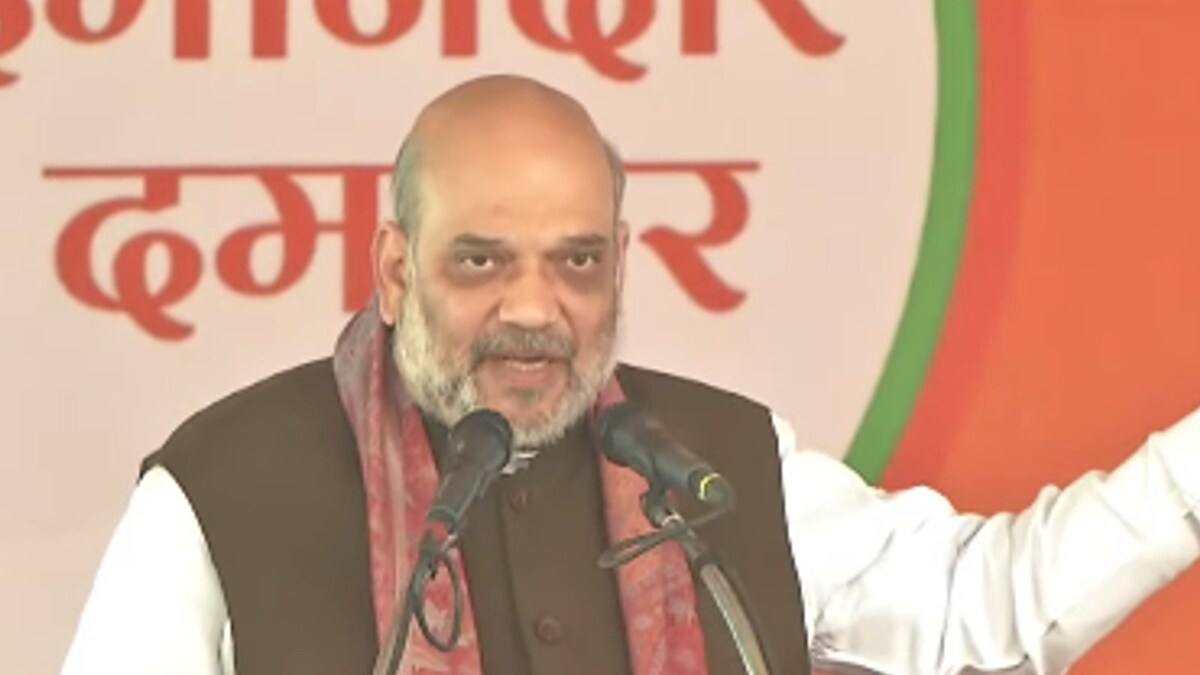 Jinnah-Azam-Mukhtar or Jandhan-Aadhaar-Mobile?: Amit Shah Pumps Up the JAM in Azamgarh