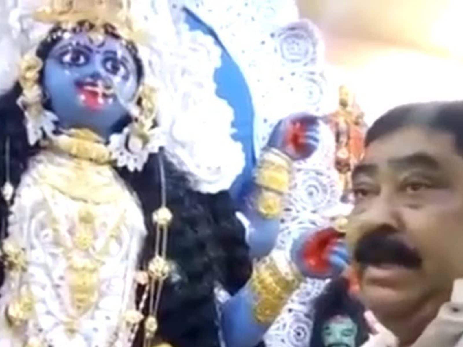 Trinamool Leader Anubrata Mondal Decorates Kali Idol with Over 6kg Gold, Draws Flak Trinamool Leader Anubrata Mondal Decorates Kali Idol with Over 6kg Gold, Draws Flak