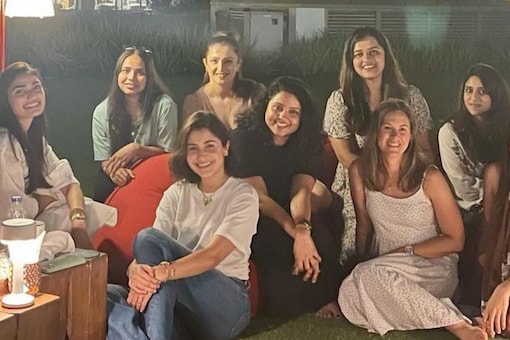 Anushka Sharma enjoys a tea party with Athiya Shetty and others in the UAE. 