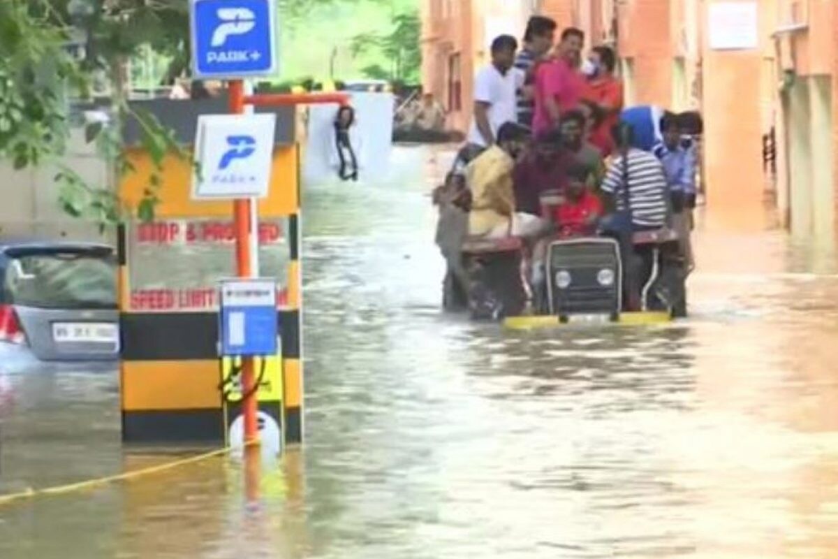 Bengaluru's Yelahanka Flooded After Heavy Rains; Civic Body Blames Code  Violation, Residents Refute