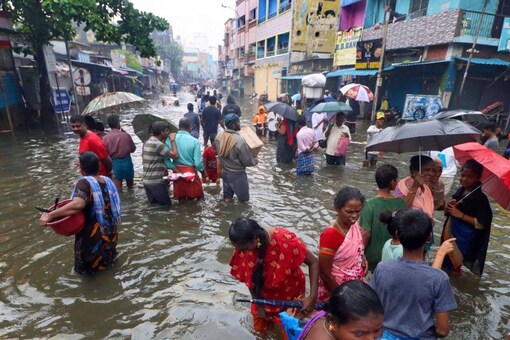 Tamil Nadu Rains LIVE Updates: IMD Warns of Extremely Heavy Rainfall ...