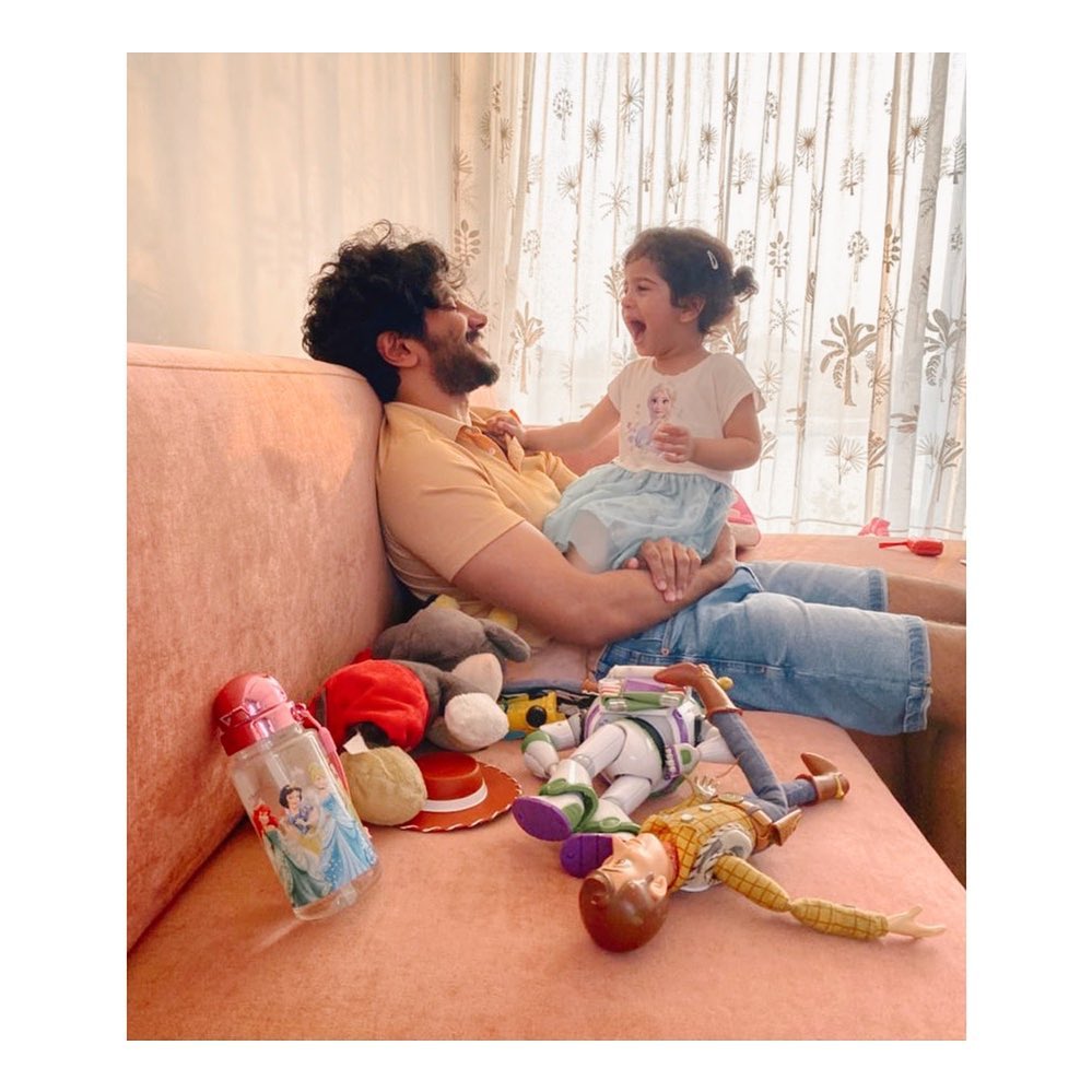 Kurup Star Dulquer Salmaan S Adorable Pictures With His Wife And Daughter Take A Look News18